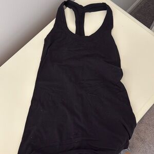 Black Lululemon tank